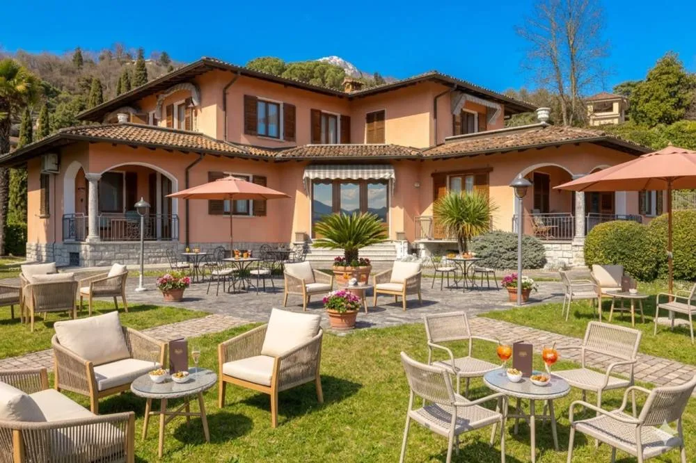 Hotel Royal gallery image #1