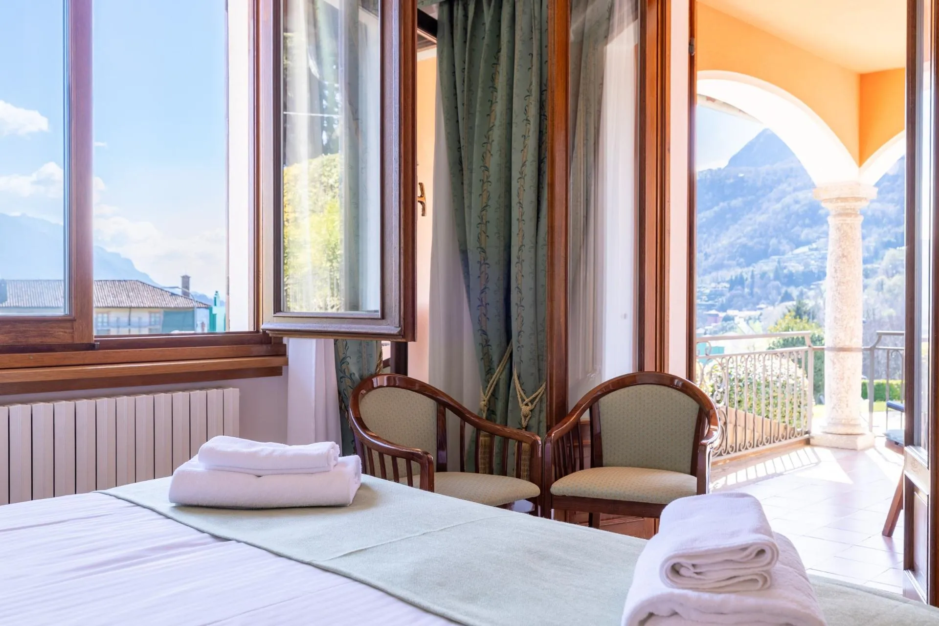 Hotel Royal Triple Rooms image #1