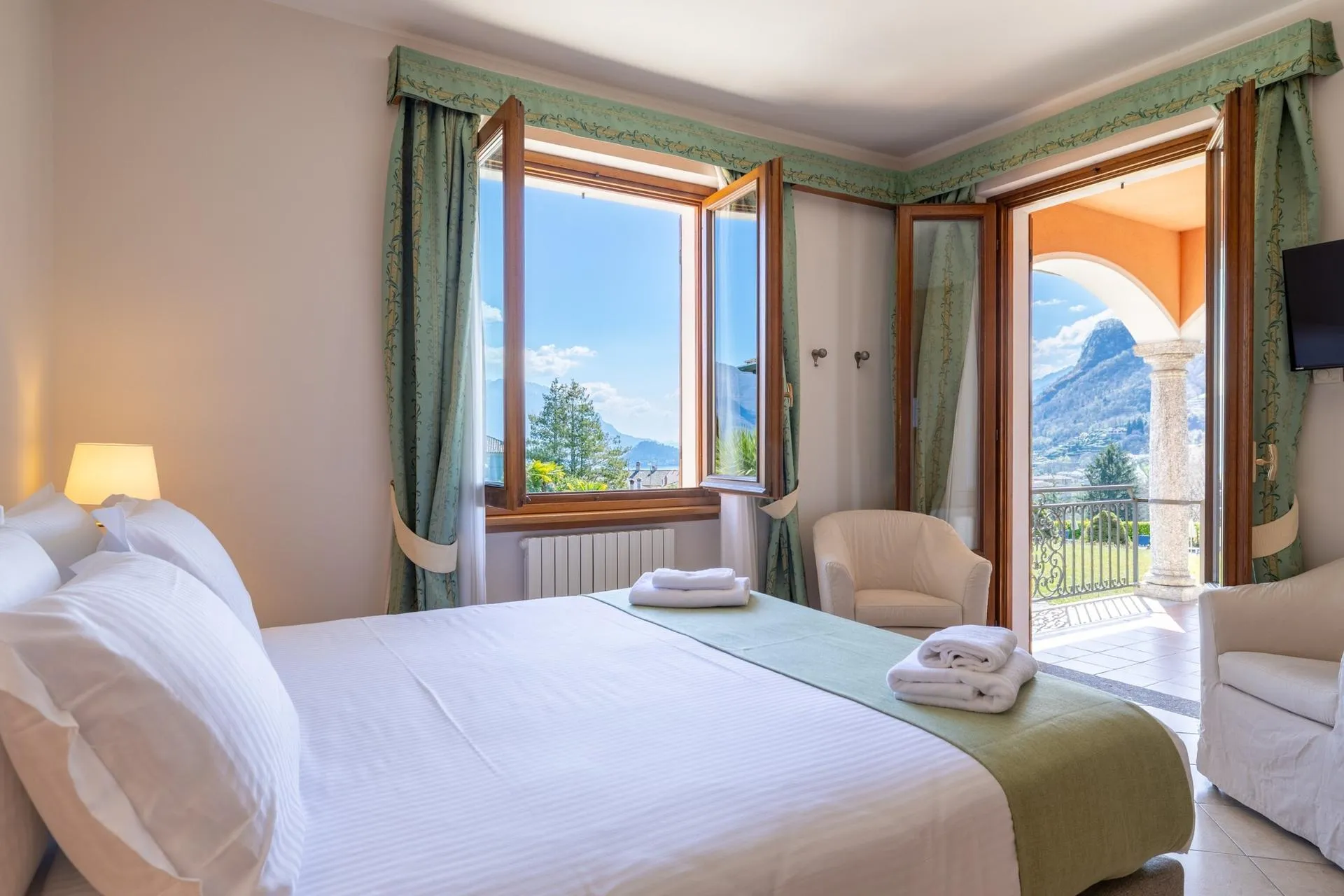 Hotel Royal Triple Rooms image #1