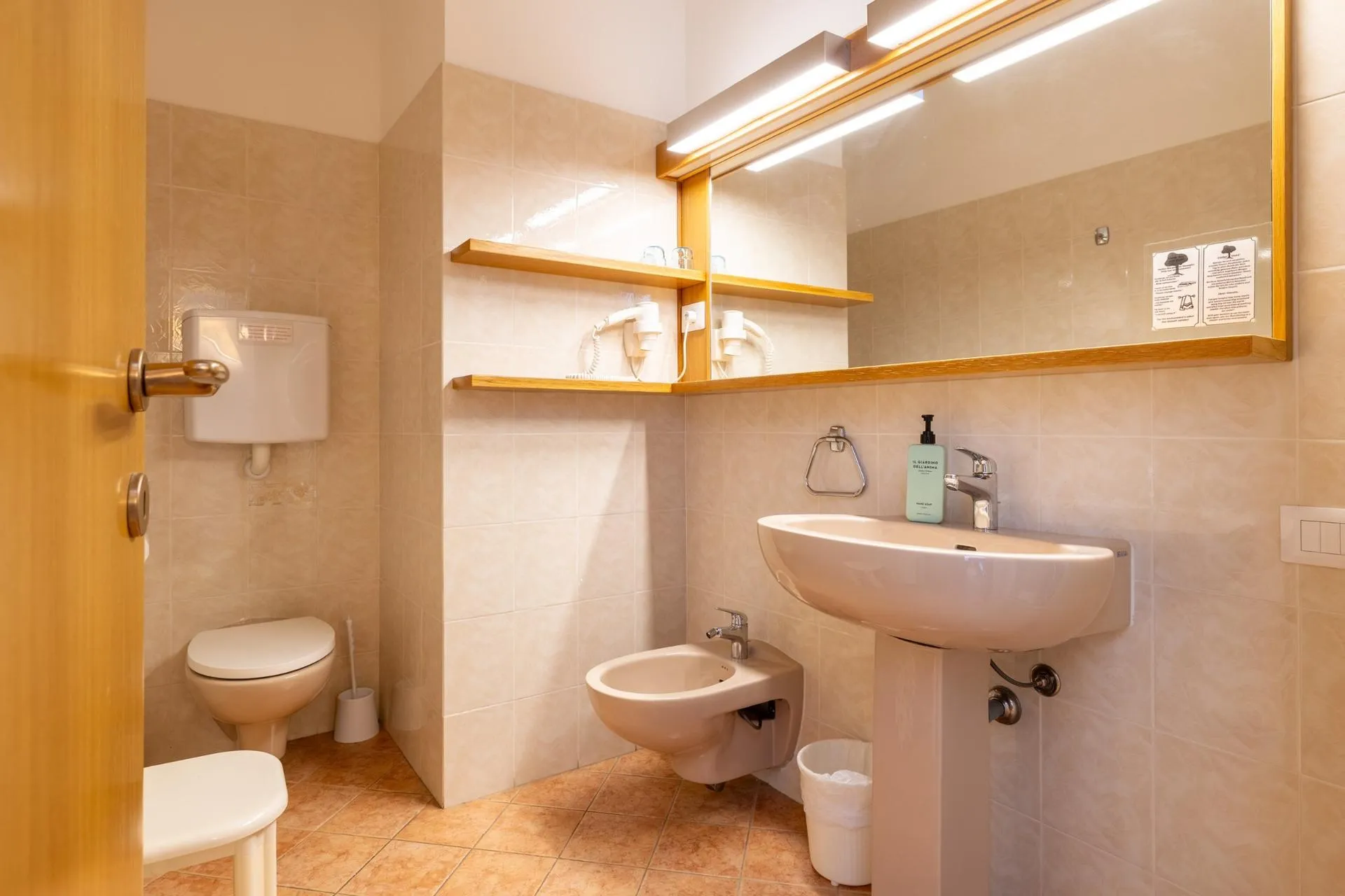 Hotel Royal Triple Rooms image #1