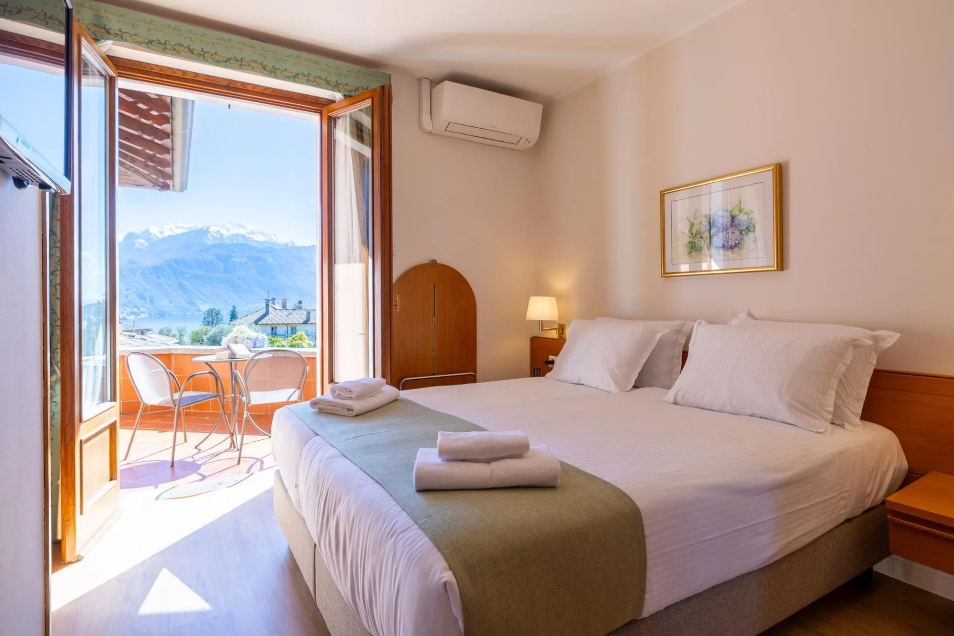 Hotel Royal Triple Rooms image #1