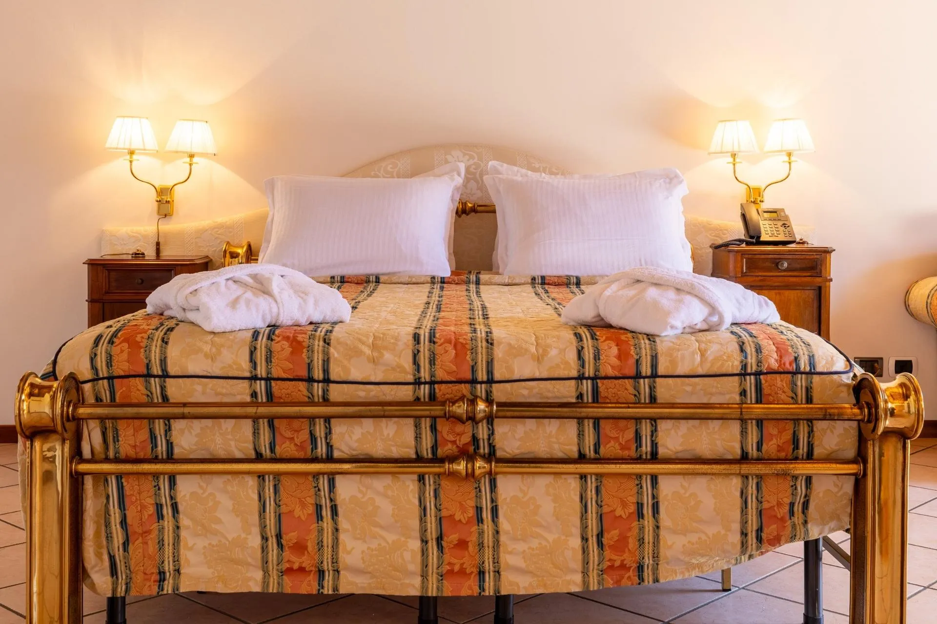 Hotel Royal Triple Rooms image #1