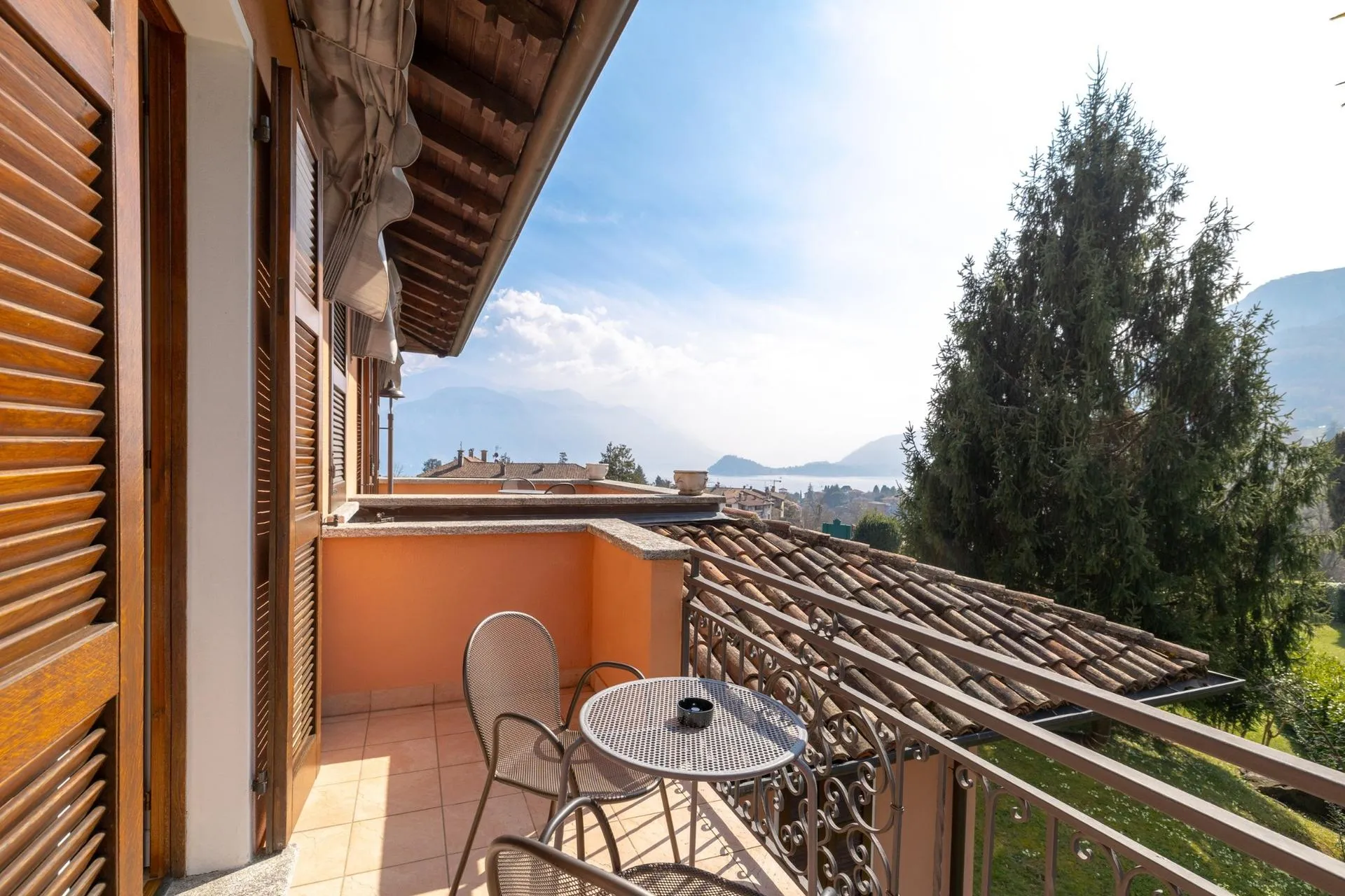 Hotel Royal Triple Rooms image #1