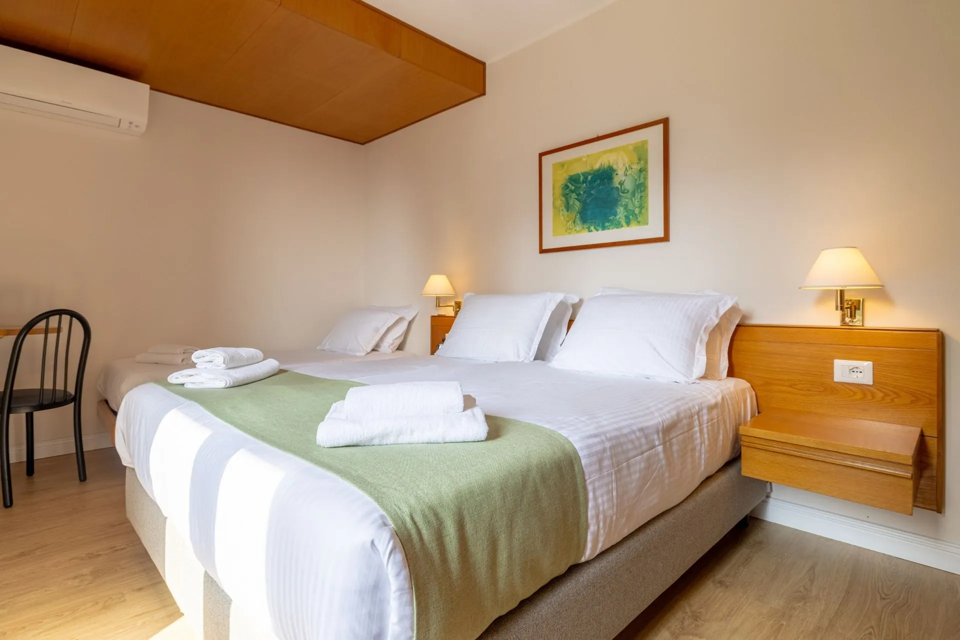 Triple Room with Lake View